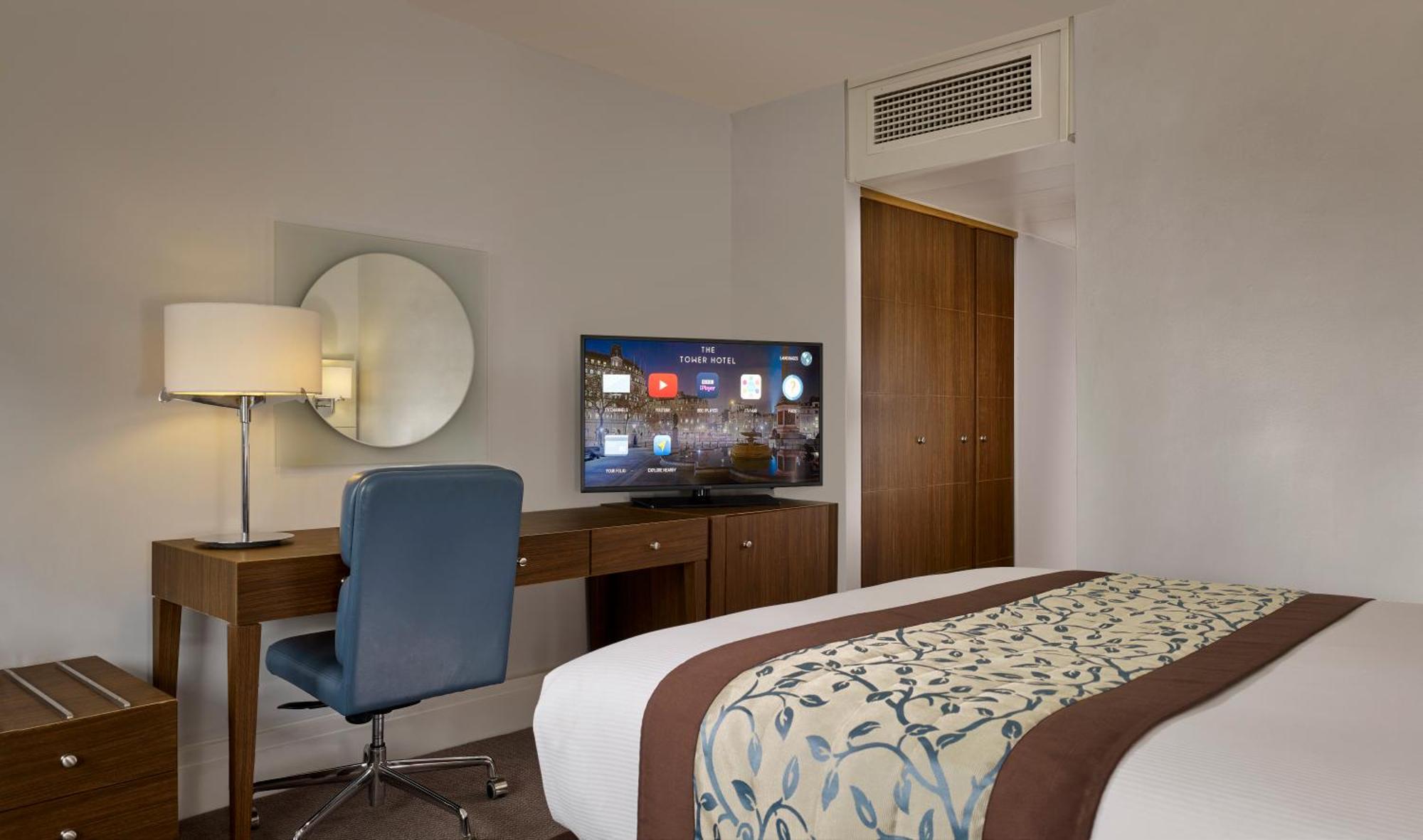 The Tower Hotel, By Thistle Londra Esterno foto The Tower Hotel