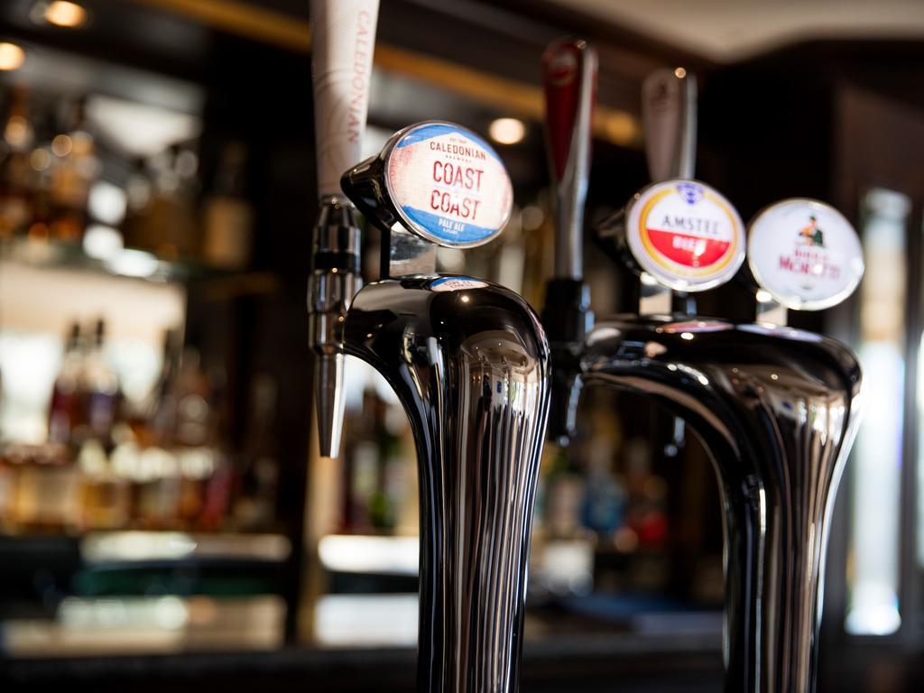 The Tower Hotel, By Thistle Londra Esterno foto Caledonian Coast Pale Ale