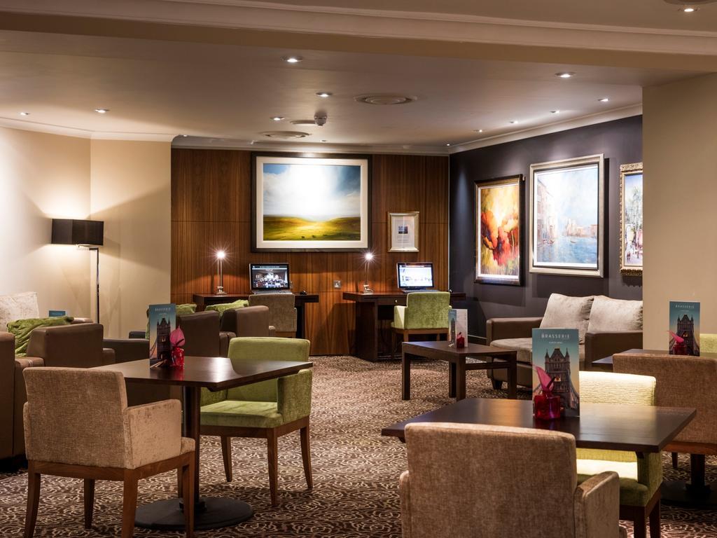 The Tower Hotel, By Thistle Londra Esterno foto Reception area