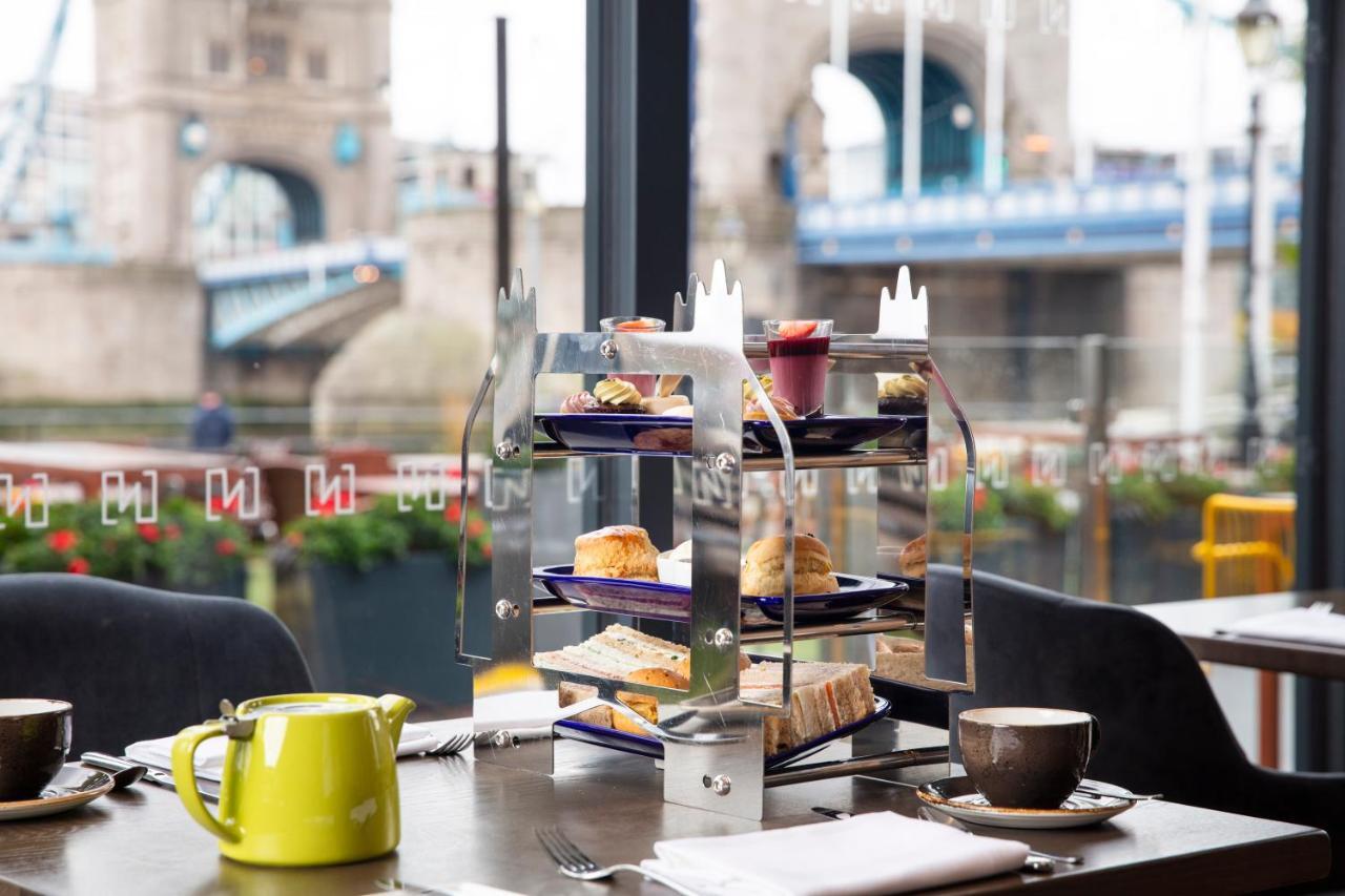 The Tower Hotel, By Thistle Londra Esterno foto Afternoon tea at the River Café